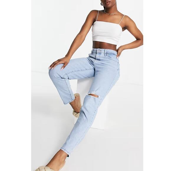 Levi's Women's No Joke Light Wash High Waisted Tapered Leg Mom Jeans Size 29 - Picture 4 of 10